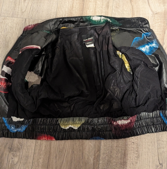 MISS SIXTY 1990s Sharlene Iconic Lips Print Crop Zip Top Vest Gilet - Picture 9 of 12